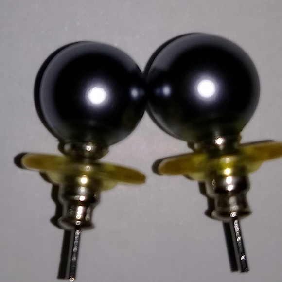 Ball Earings - Picture 2 of 5